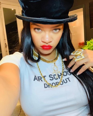 Rihannanın bu fotosu hindistanlıları qəzəbləndirdi